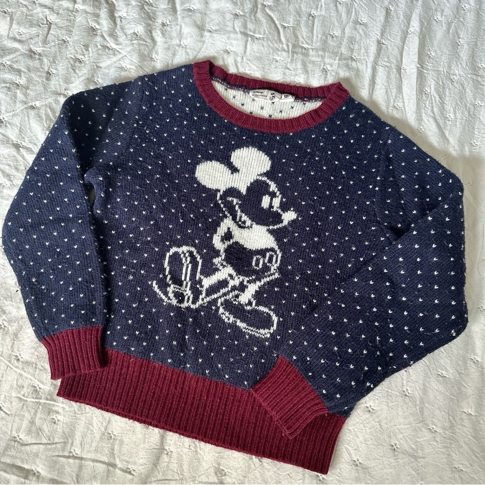 Uniqlo Kids sweater 7/8yo